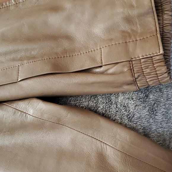 Leather jacket - Picture 3 of 7